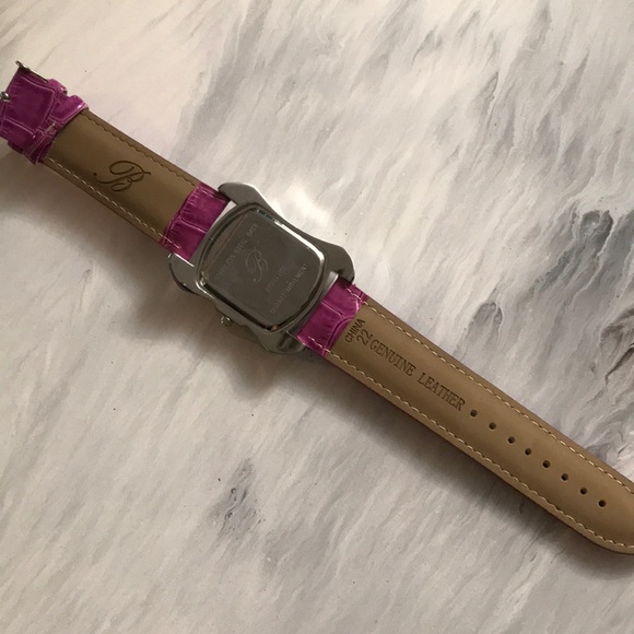 Watch - Picture 2 of 3